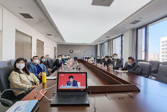 pg十大电子娱乐网站观看十九届六中全会新闻发布会-良乡教工会场_副本.jpg