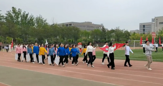 pg十大电子娱乐网站在第60届校运会拼搏奋进.jpg